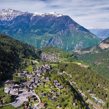 Hotel Aux Mille Etoiles Salvan Екстериор снимка