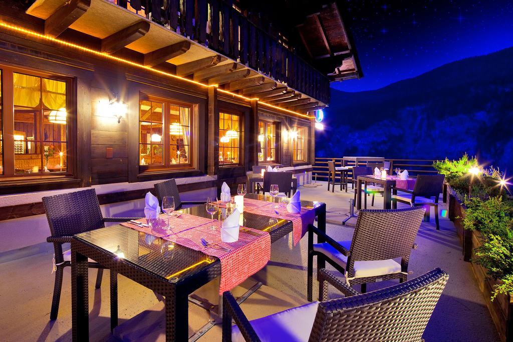 Hotel Aux Mille Etoiles Salvan Екстериор снимка