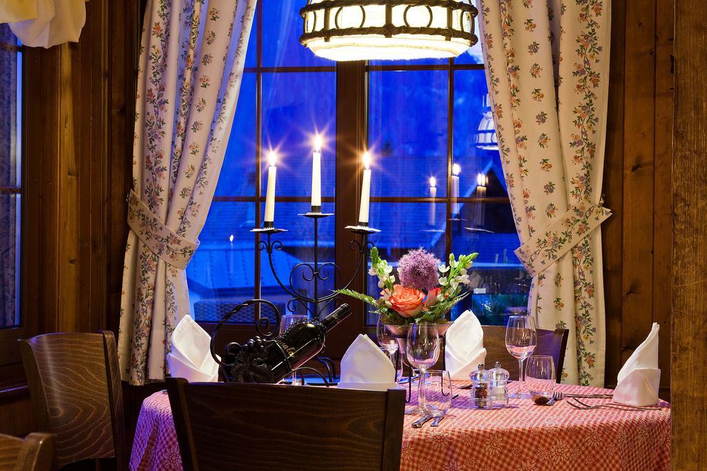 Hotel Aux Mille Etoiles Salvan Екстериор снимка