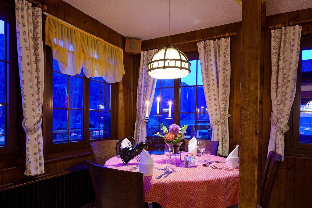 Hotel Aux Mille Etoiles Salvan Екстериор снимка