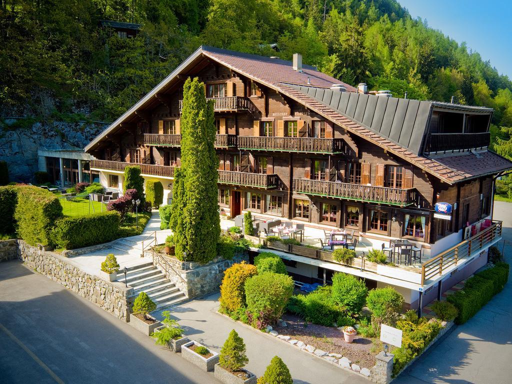 Hotel Aux Mille Etoiles Salvan Екстериор снимка