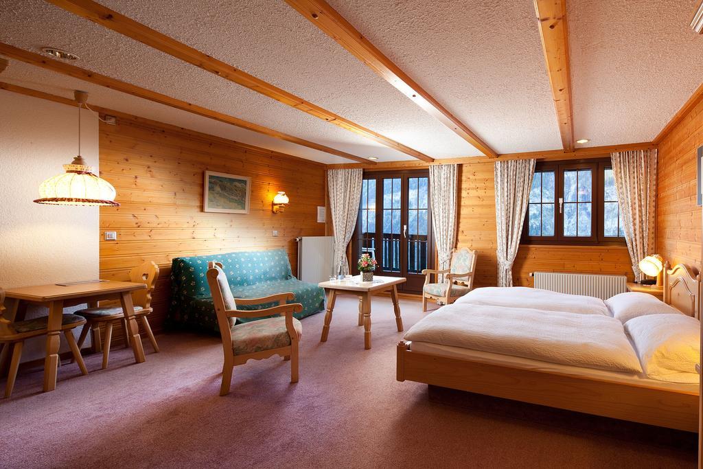 Hotel Aux Mille Etoiles Salvan Екстериор снимка