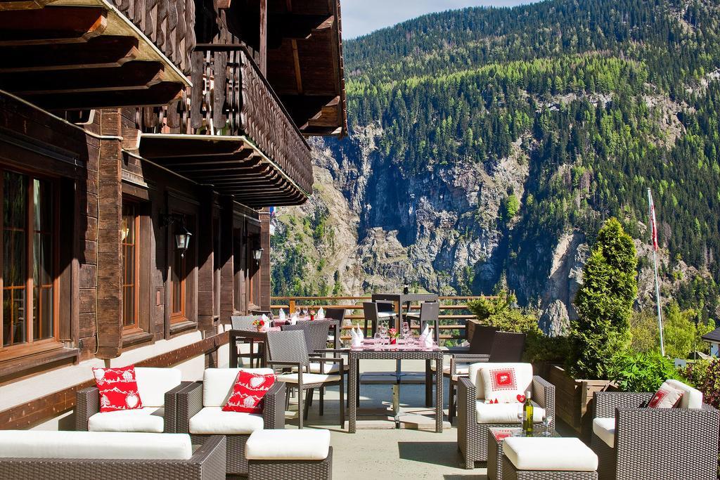 Hotel Aux Mille Etoiles Salvan Екстериор снимка