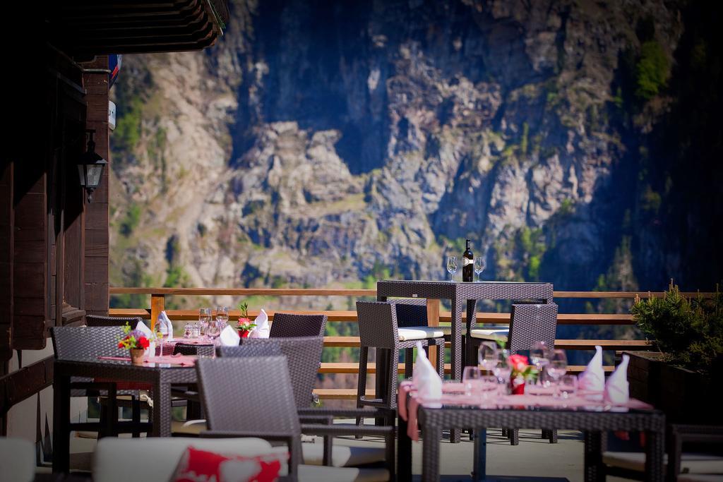 Hotel Aux Mille Etoiles Salvan Екстериор снимка