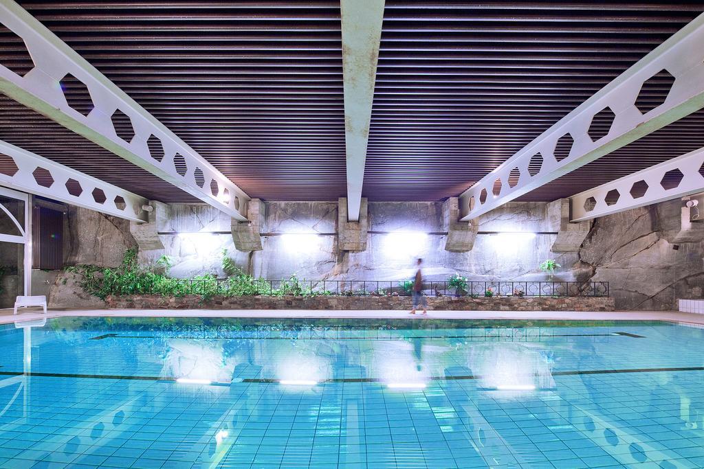 Hotel Aux Mille Etoiles Salvan Екстериор снимка