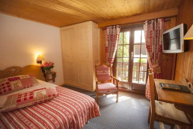 Hotel Aux Mille Etoiles Salvan Екстериор снимка