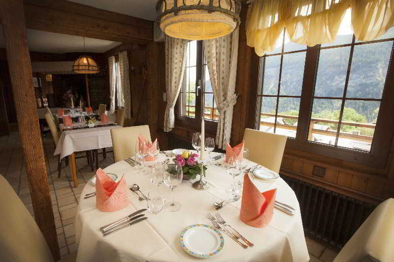 Hotel Aux Mille Etoiles Salvan Екстериор снимка