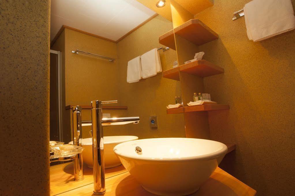 Hotel Aux Mille Etoiles Salvan Екстериор снимка